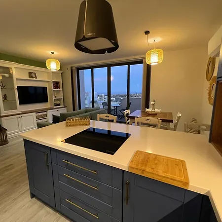 Luxurious 2 Bedroom With Sea View Lägenhet Mellieħa