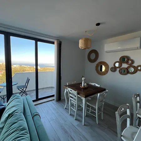Luxurious 2 Bedroom With Sea View Lägenhet *