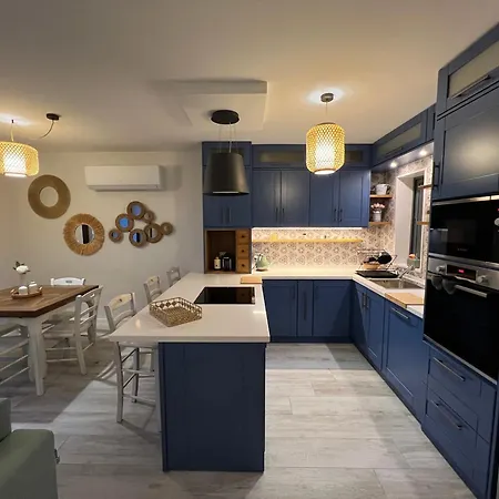 Luxurious 2 Bedroom With Sea View *