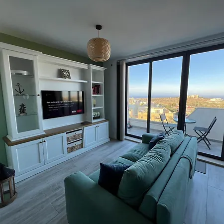 Apartment Luxurious 2 Bedroom With Sea View